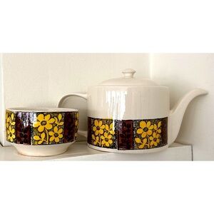 Vintage Kathie Winkle Teapot and Sugar Bowl in the Pattern Lemongrove